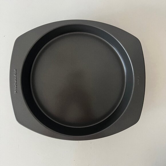 KitchenAid 3-Piece Bakeware Set | Baking Sheet, Cake Pan & Loaf Pan - Picture 4 of 16